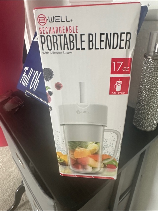 B Well Other - Rechargeable Portable Blender — White